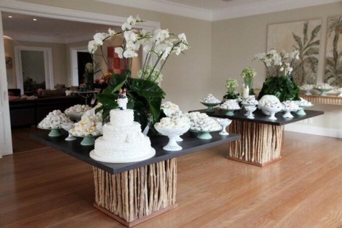 Atractivos consejos para la decoración de la mesa de pastel de boda