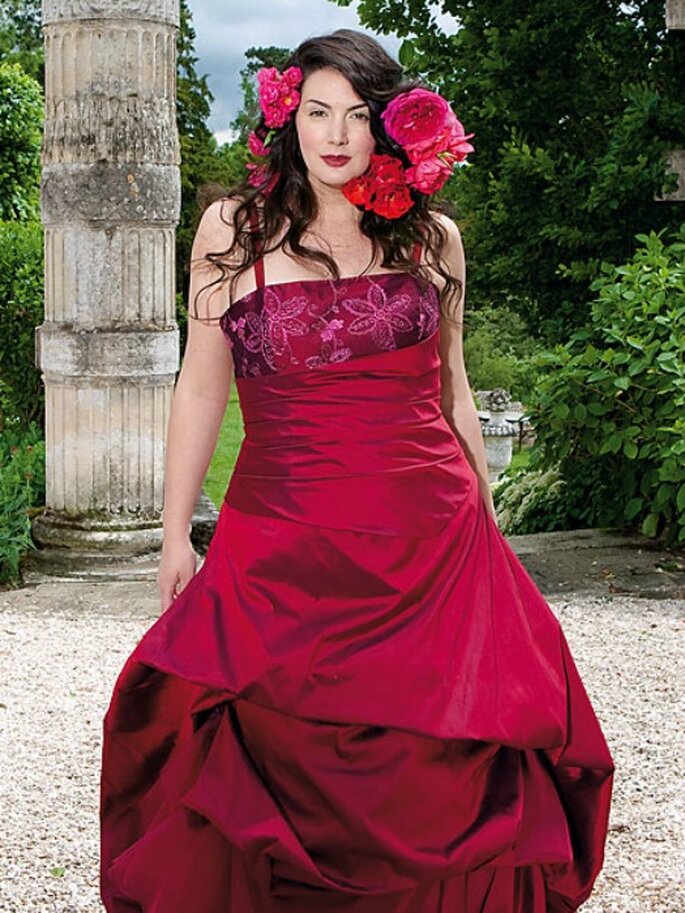 Brautkleider von Liluca Pronuptia Suisse aus der Kollektion 2011