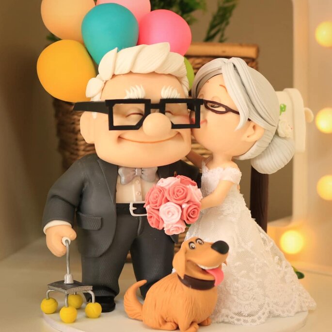 cake topper de UP - muñequitos de pastel inspirados en carl y ellie de UP