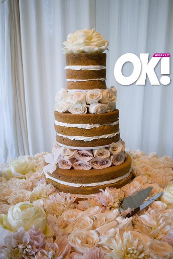 Pastel de boda desnudo. Fotografía OK MAGAZINE HILLARY DUFF´S WEDDING