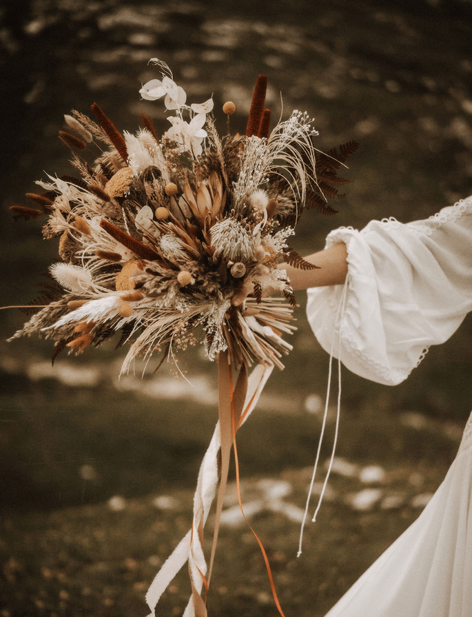 Brautstrauß Herbst mit getrockneten Blumen Pampas Gras