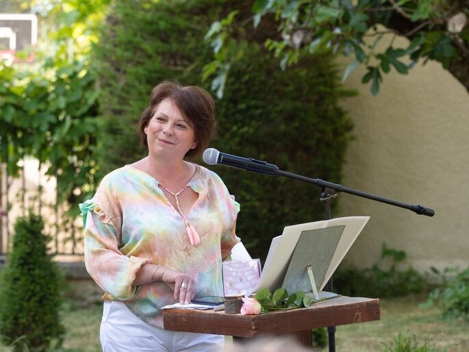 Officiant de cérémonie laïque de mariage