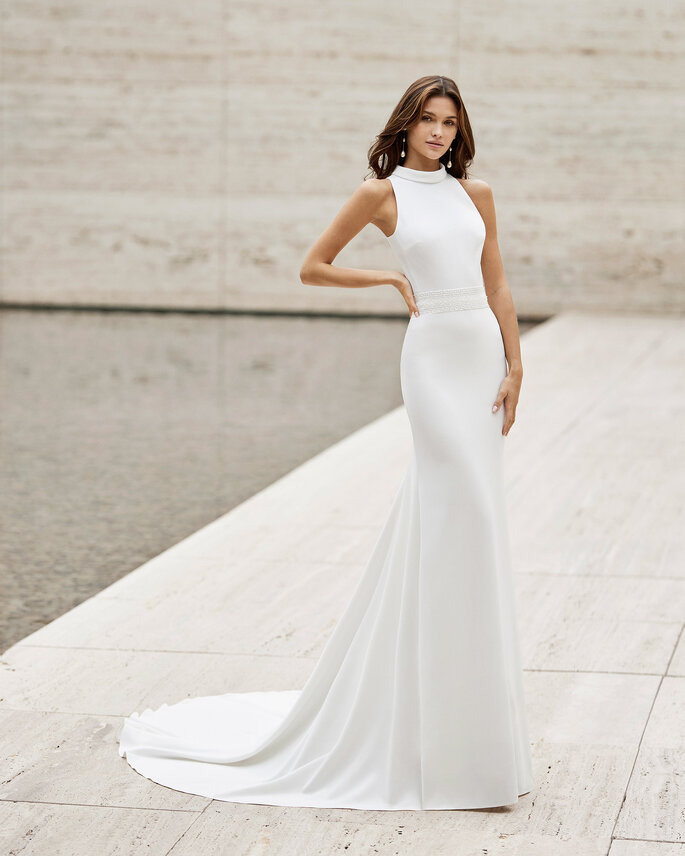 Mais de 150 vestidos de noiva simples 2023: elegantes, românticos e muito  sofisticados!