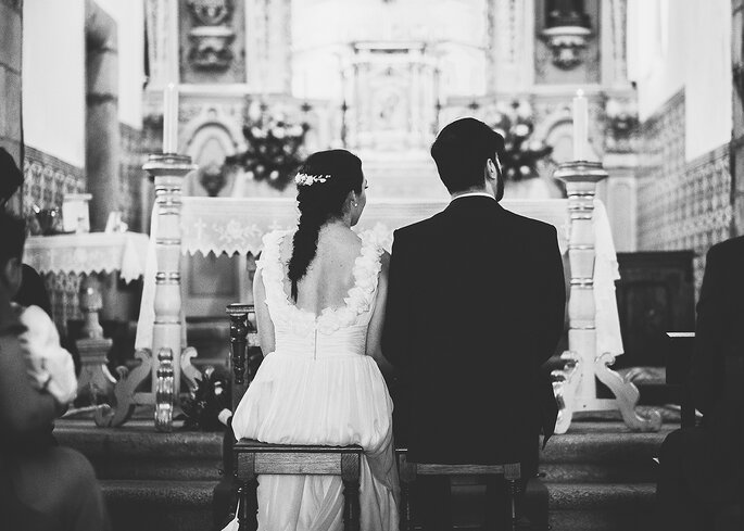 como escolher padre casamento católico