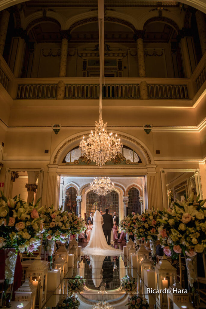 Letícia & Roberto: casamento clássico e super romântico no Palácio dos  Cedros, em São Paulo