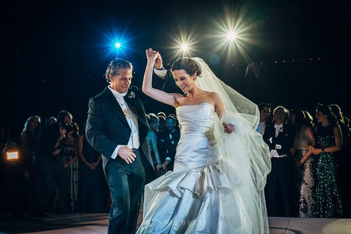 Real Wedding: Una boda mágica en el Colegio de las Vizcaínas - Foto Dennis Berti
