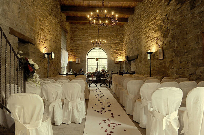 Castello di Rosciano, cerimonia civile nel salone in pietra