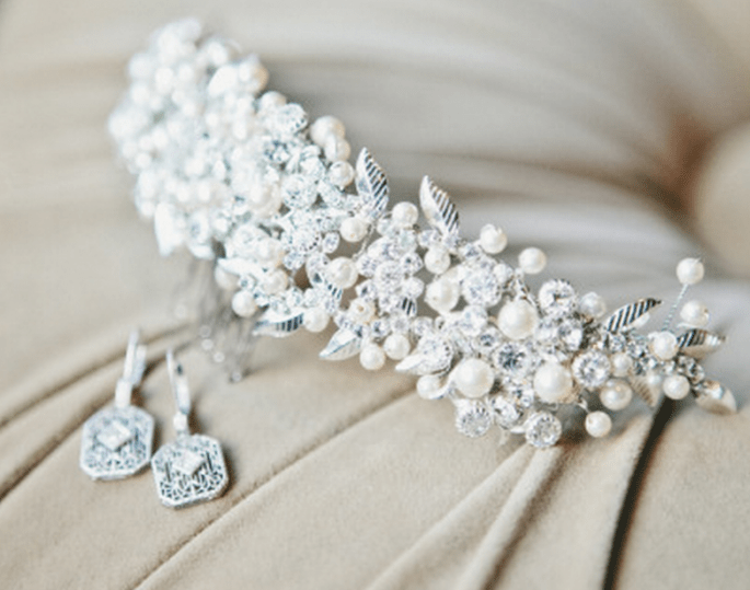 Accesorios para una novia glam - Foto One Love Photography