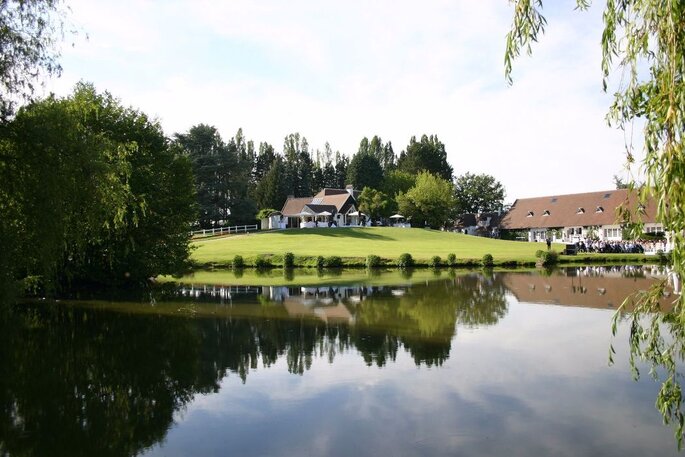 lieu de réception de mariage avec un lac - Domaine des Fontenelles 