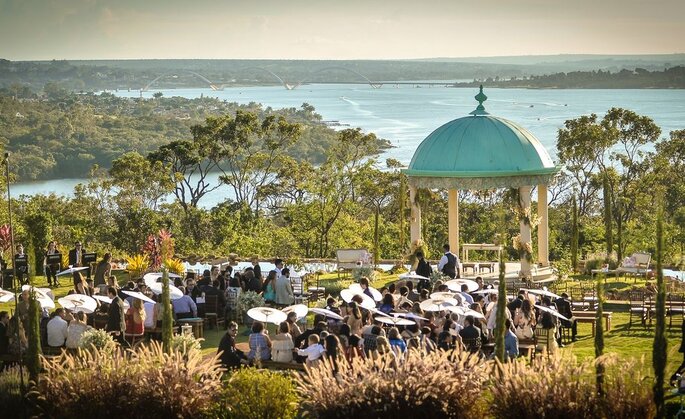 Cerimônia ao ar livre no Villa Giardini Ecoparque