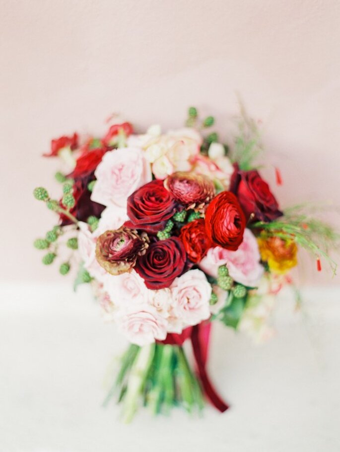 Tintes rojizos y magia en tu boda - Foto Michelle March
