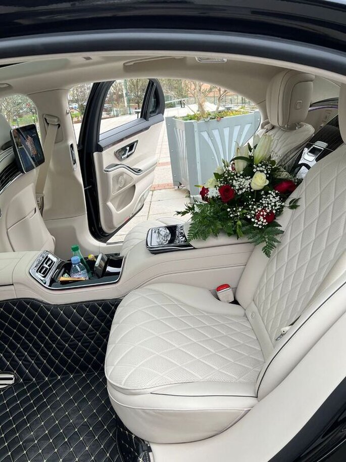 Mercedes class S pour les mariés