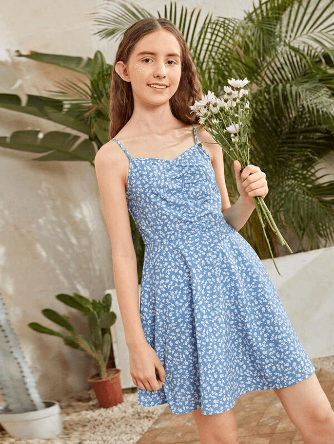 vestido para niña hasta 13 años con tirantes y diseño estampado floral con cuerpo fruncido 