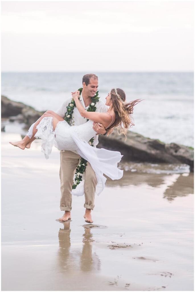 Vero y Rolo Hawaiian Beach Wedding