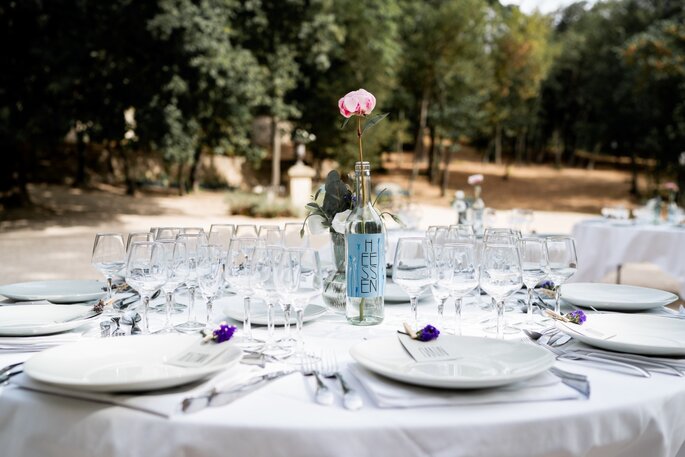 Table de mariage à la décoration simple et raffinée