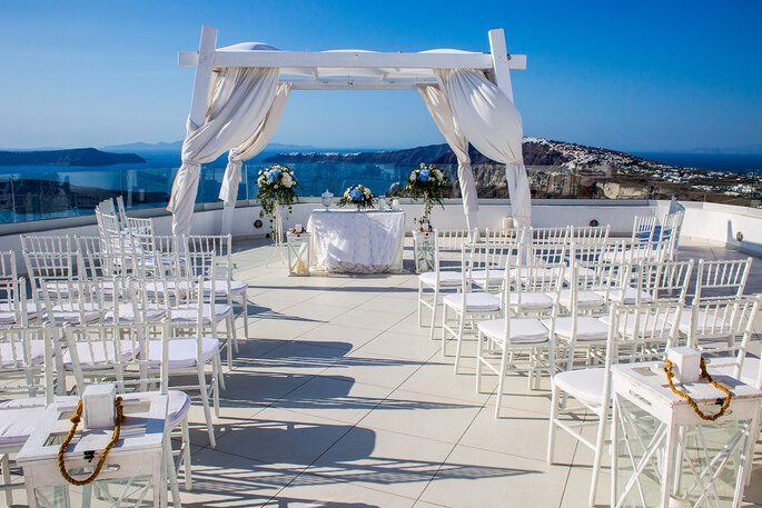 Casamento em Santorini e Divine Weddings