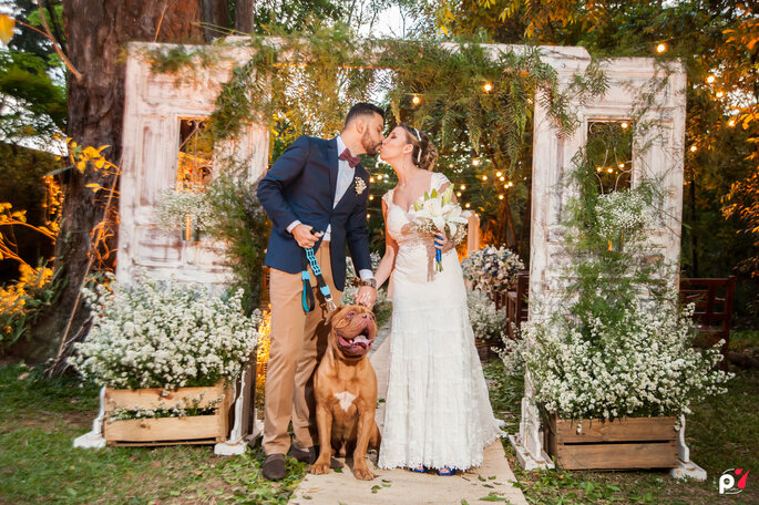 Cerimônia de casamento com cachorro