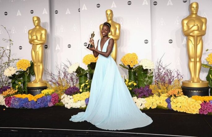Lupita Nyong'o en la red carpet de los Oscar 2014 - Foto Prada
