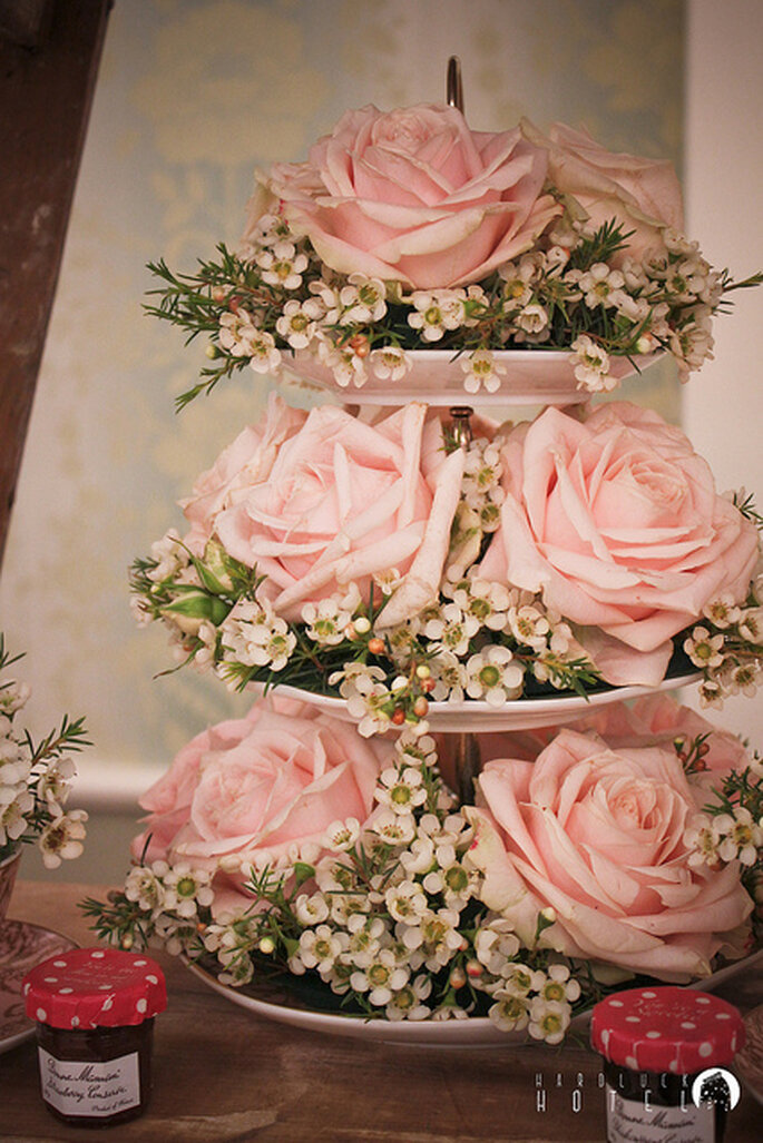 Precioso adorno con rosas rosas. Foto: Keith Bloomfield