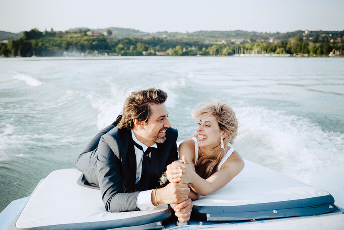 Gli sposi in barca