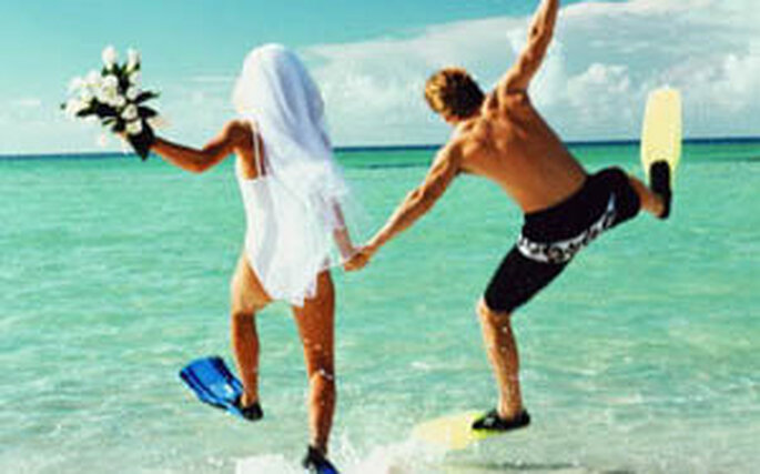 Celebrar tu boda bajo el agua es una alternativa para los aventureros
