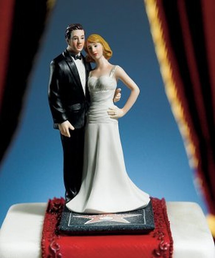 Quoi de plus naturel que de placer les figurines de votre gâteau sur un tapis rouge ?