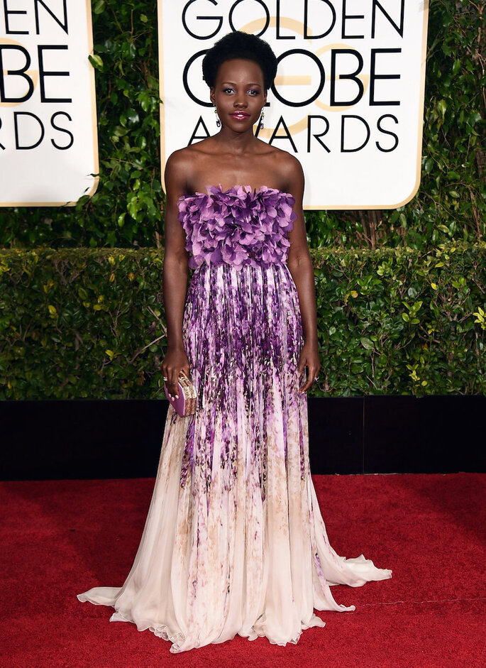 Las mejor vestidas de los Golden Globe Awards 2015 - Giambattista Valli (Lupita N'Yongo)