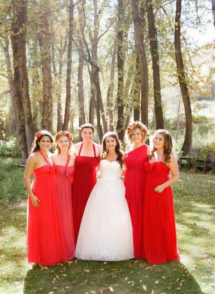 Vestidos de dama de diferente forma y color - Foto Amsale Bridesmaid Facebook