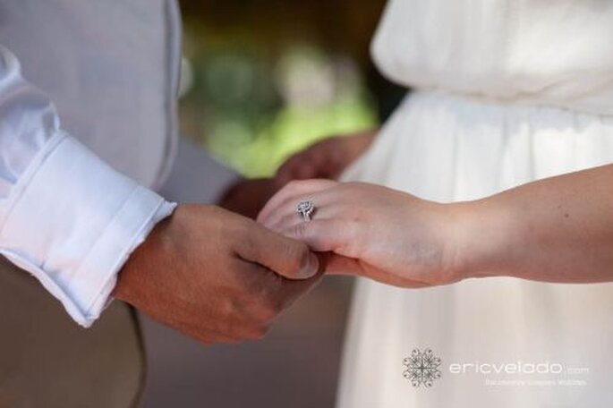 Mit einem Trauring besiegeln Sie den Bund der Ehe! Foto: Erci Velado