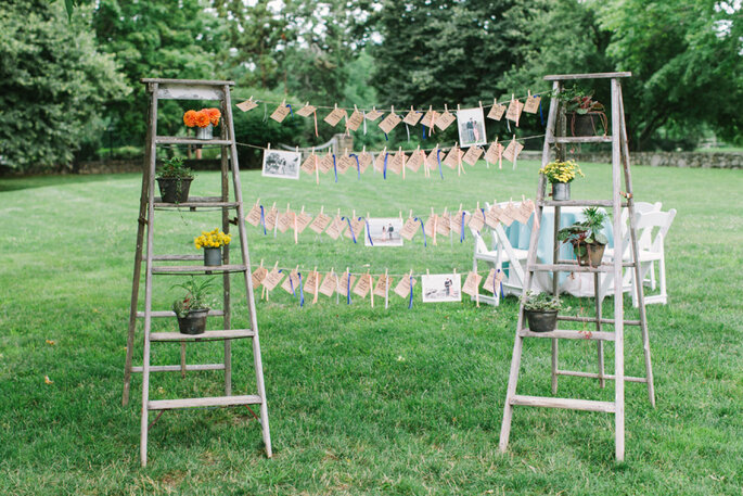 Escaleras de madera para bodas: ¡un detalle creativo y versátil!