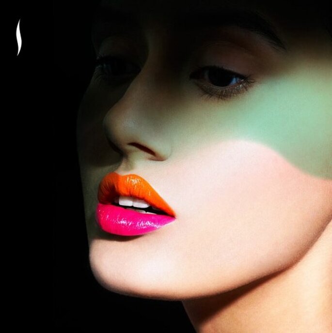 Utiliza dos tonos de lipsticks diferentes y vibrantes - Foto Sephora