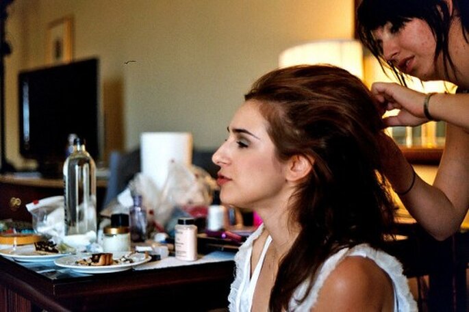 Ayuda extra para tu peinado de novia DIY - Foto Erica Zabowski en Flickr