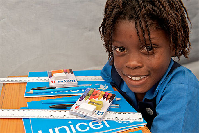 Le cadeau bleu UNICEF, une bonne idée pour partager le bonheur de votre mariage. Photo: UNICEF