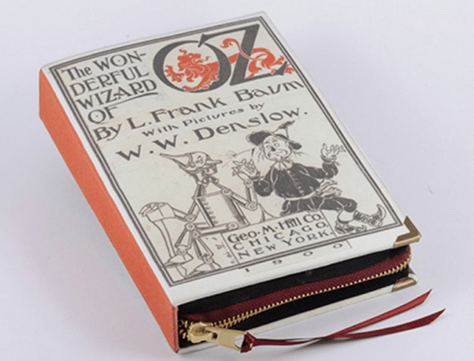 Bolso de fiesta con forma del libro "El mago de Oz" - Foto PS Besitos