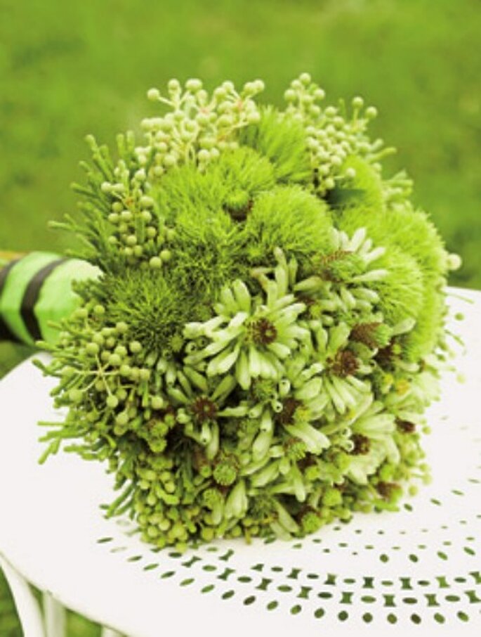 Ramo de novia con flores verdes