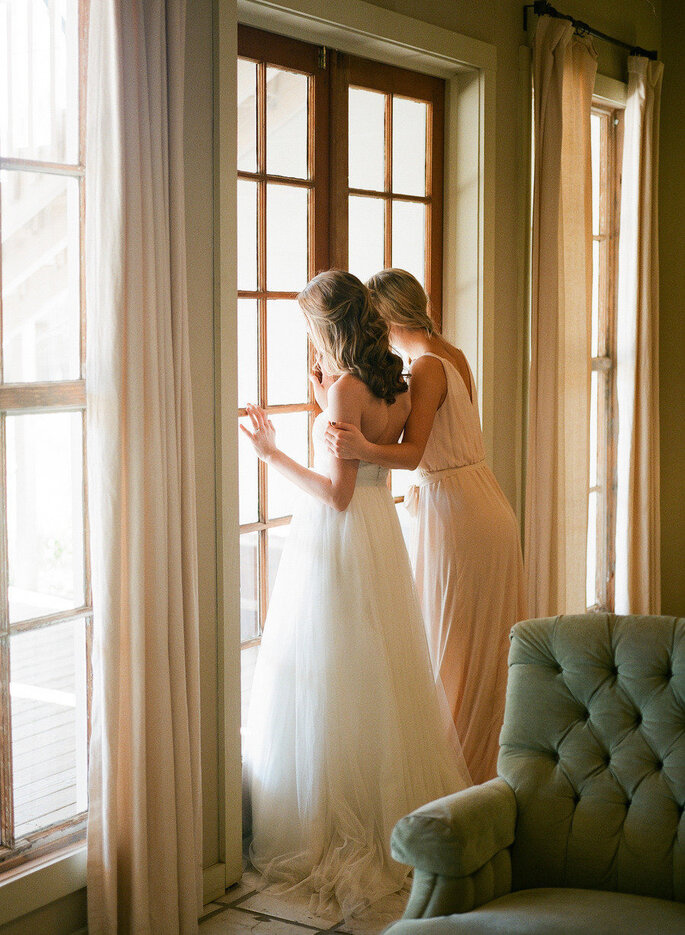 7 cosas que sólo una mejor amiga entiende de tu boda. Foto- Caroline Joy Photography