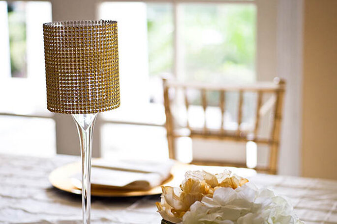 Para un toque muy glam, nada mejor que unas lámparas en los centros de mesa - Foto shfall Mixed Media Inc