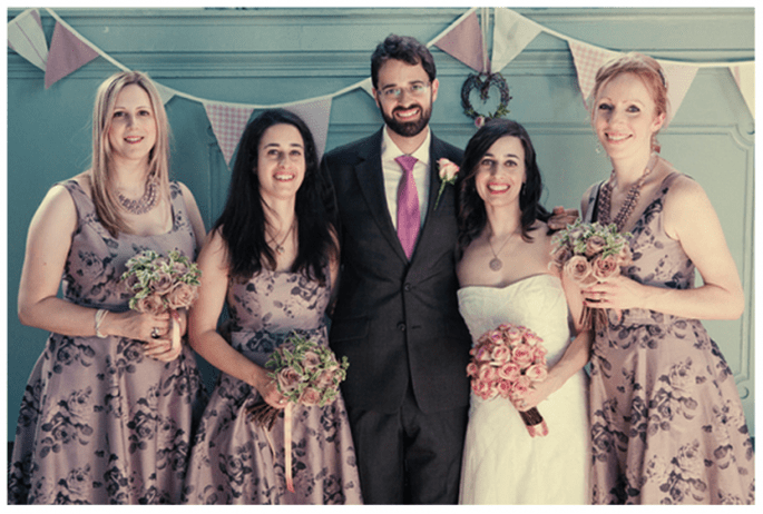 Vestidos estampados en tendencia para damas de boda - Foto Lee Robbins