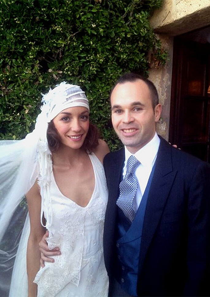 Anna Ortiz eligió un vestido de Teresa Helbig para su boda con Iniesta Foto : Twitter
