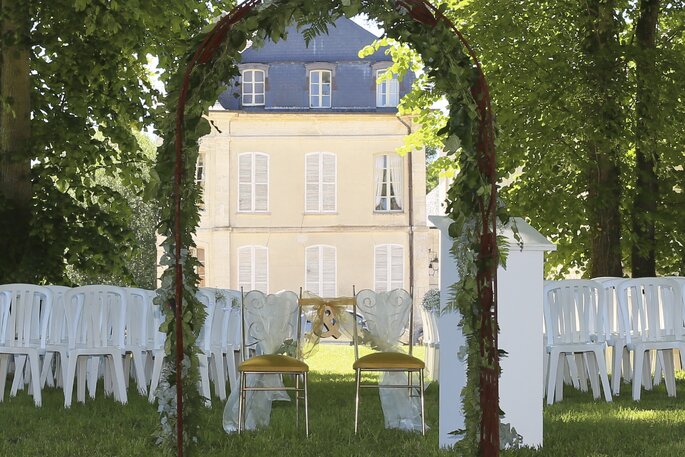 Réception de mariage en extérieur au Château de Maudétour