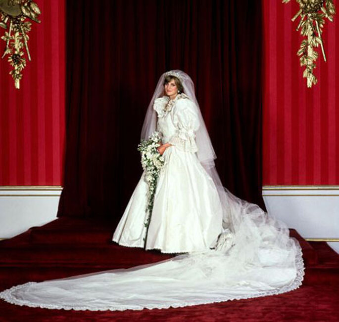Top 10 de los peores vestidos de novia de famosas