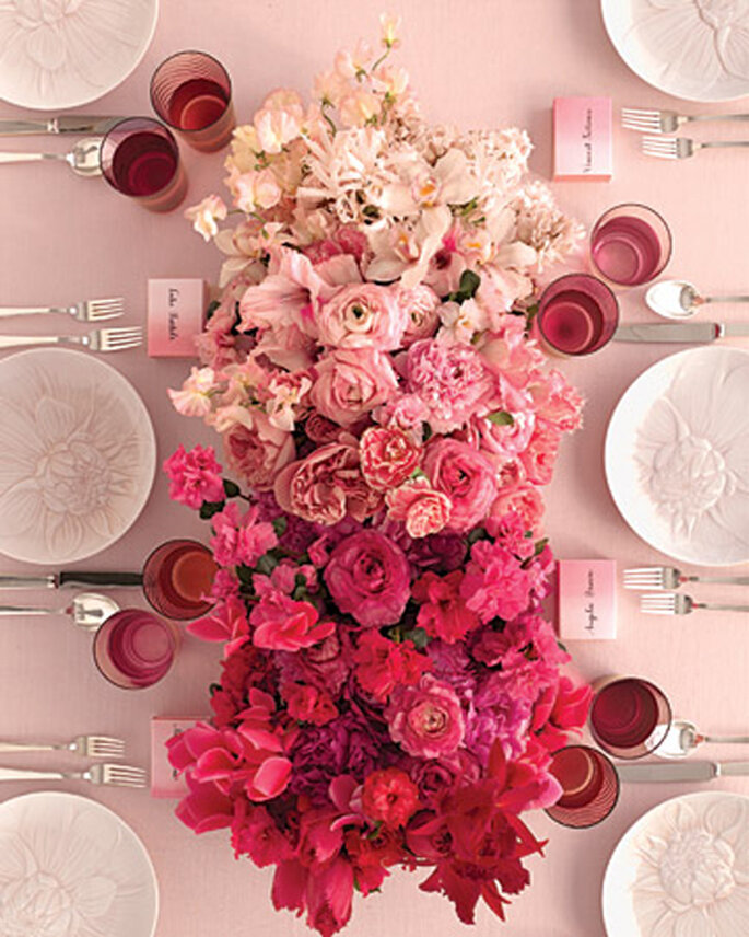 Arreglo floral para bodas estilo ombré - Foto Martha Stewart Weddings