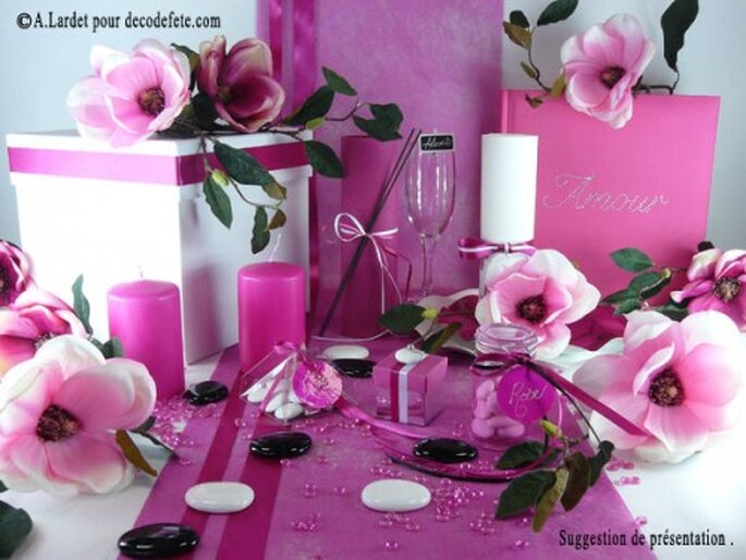 Décorez vos tables de mariage et votre salle de réception de fleurs ! Source : decodefete.com