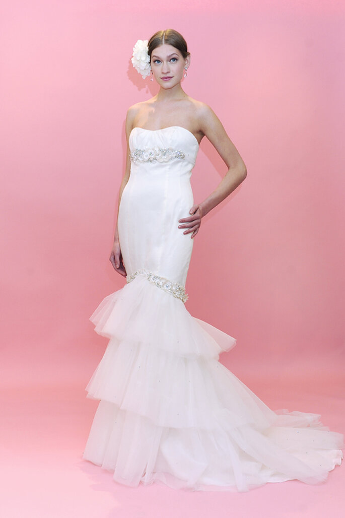 Brautkleider mit langen Roben - Die schönsten Modelle aus der Kollektion für 2013 Foto Badgley-Mischka
