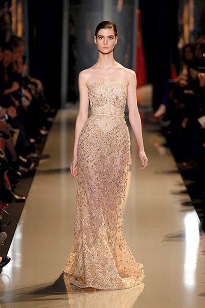 Vestido de gala elegante en color champagne - Foto Elie Saab 2013