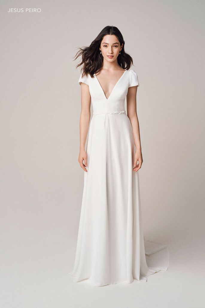 Vestido de noiva minimalista com decote v abiti da sposa 2021 tendenze