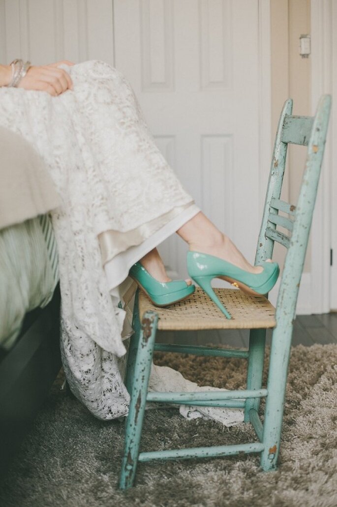 Zapatos de novia en lindos colores - Mango Studios