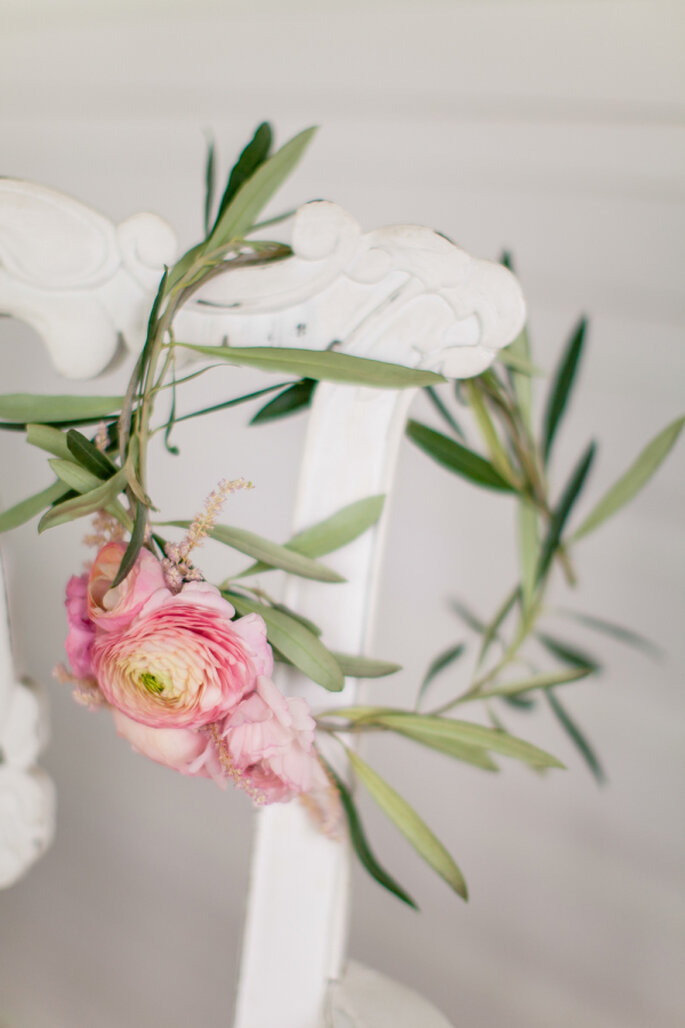 Bianco HuangJUN Bouquet da Sposa Artificiale Fiori per la Decorazione del Giardino per la Decorazione della Festa di Compleanno della casa di Nozze