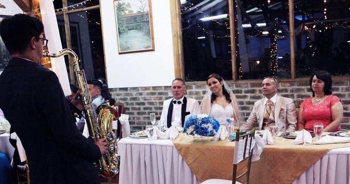 SaxoDj Producciones músicos para boda