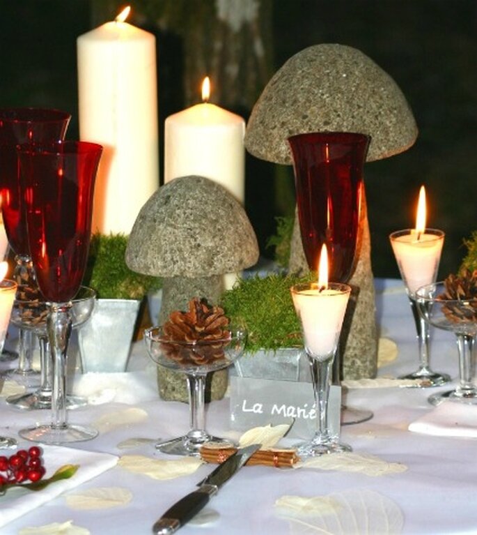 Misez sur une décoration de table romantique. - Photo : Mariage Hors Série